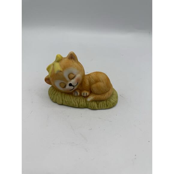 Adorable Vintage Sleeping Kitten On Grass With A Yellow Bow - Picture 1 of 7